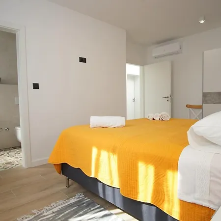 Petra Seget Donji/trogir 别墅 特罗吉尔